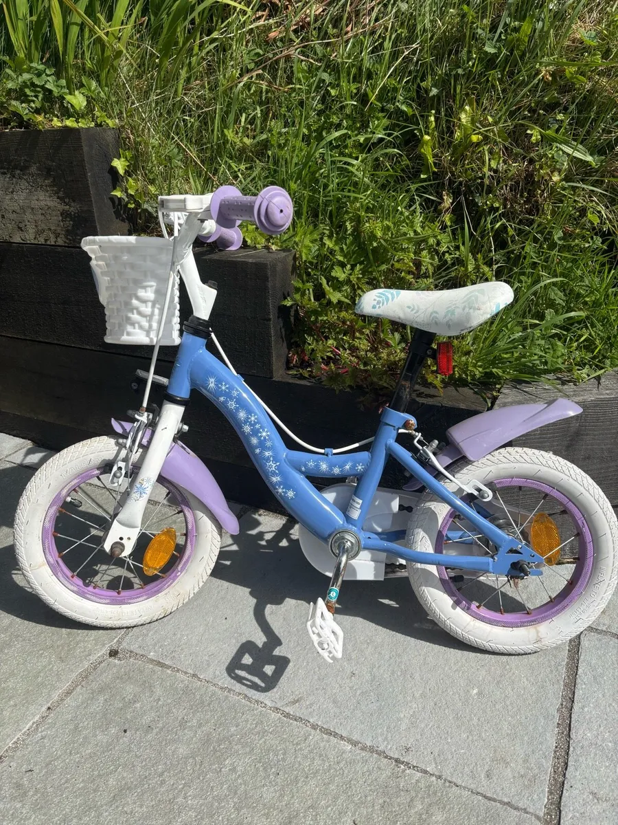 Kids frozen bike - great condition 12in Age 3+ - Image 1
