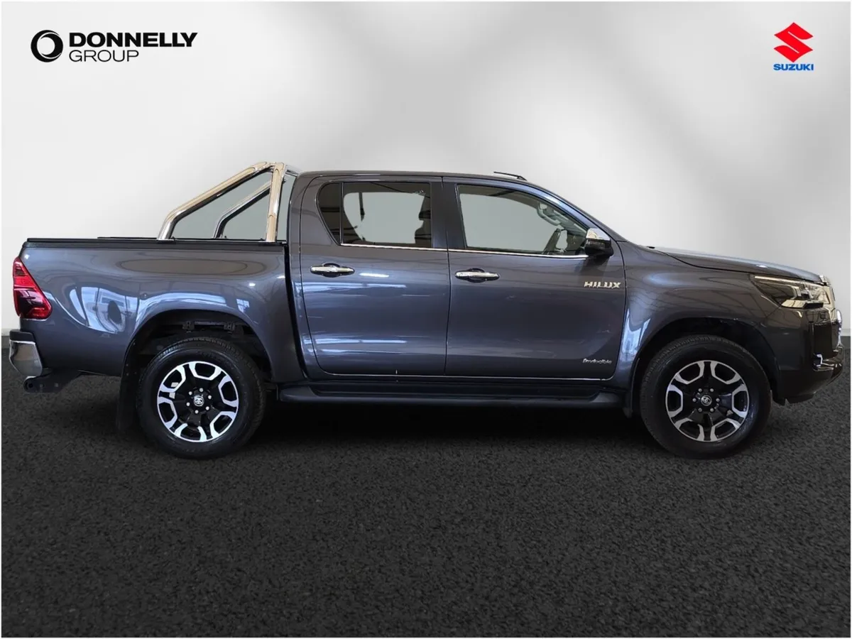 Toyota Hilux Diesel Invincible - Image 3