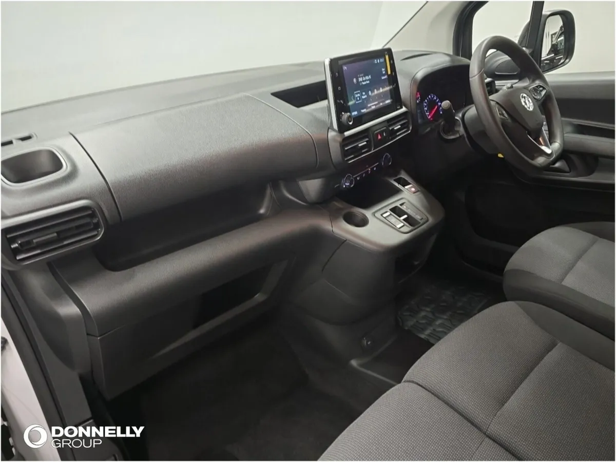 Vauxhall Combo Cargo L2 Electric Pro - Image 4