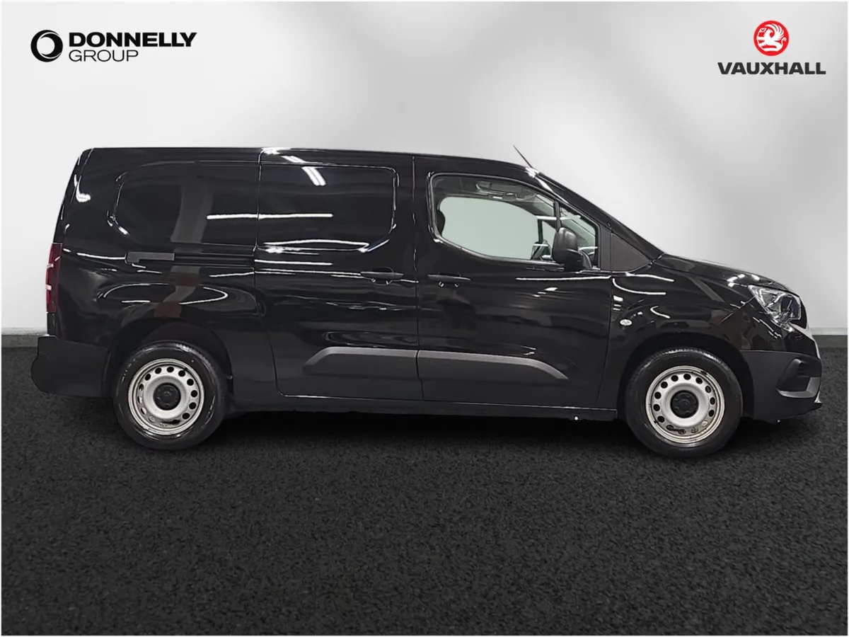 Vauxhall Combo Cargo L2 Diesel Dynamic - Image 3