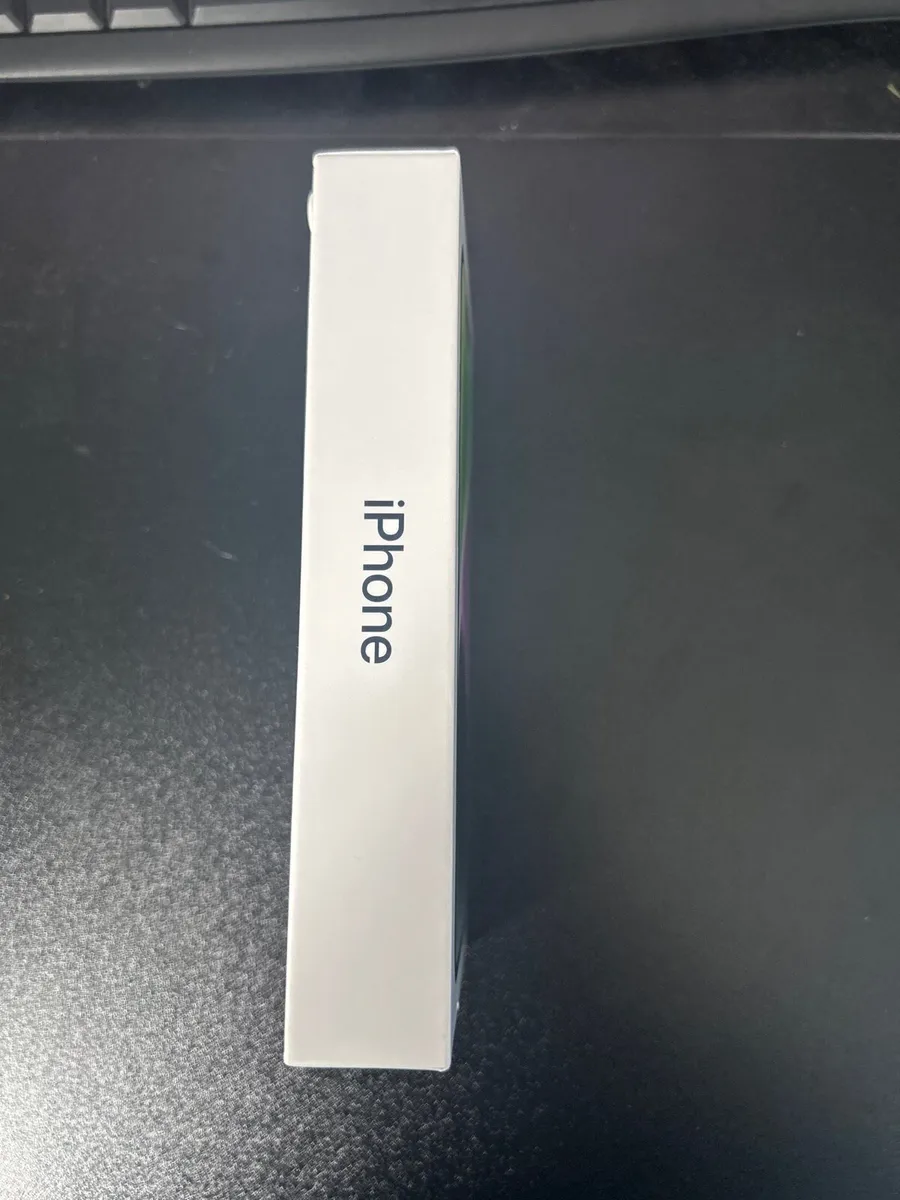 Unlocked & Unopened iPhone 14, midnight, 128GB - Image 3