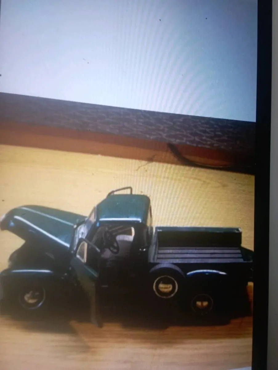 JAVA 1953  CHEVROLET GREEN PICK UP TRUCK . - Image 2