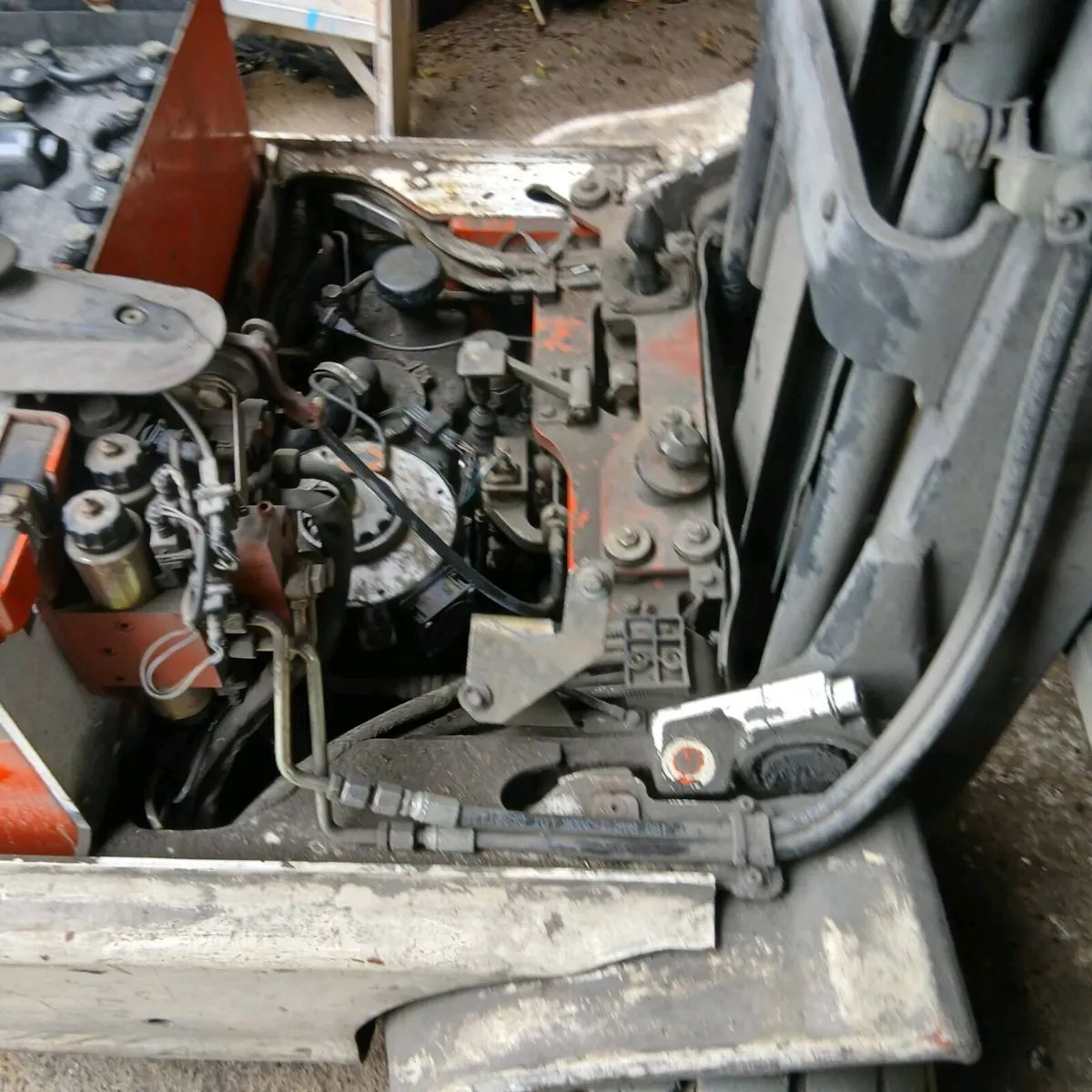 Forklift - Image 4