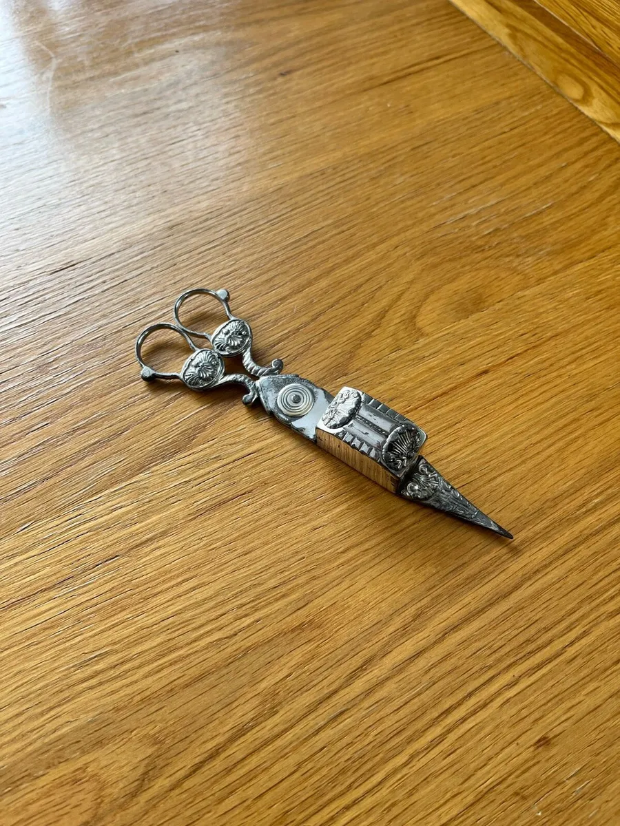 Antique Candle Snuffer Scissors - Image 2