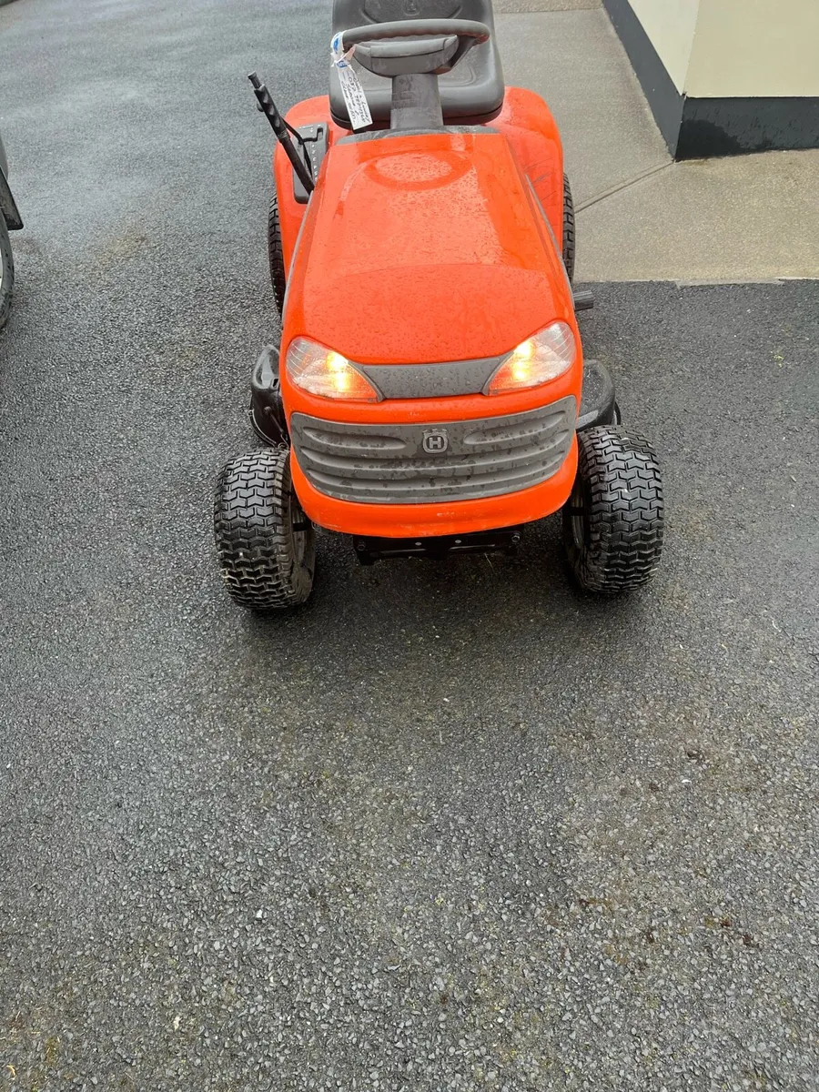 Ride on lawn mower - Image 2