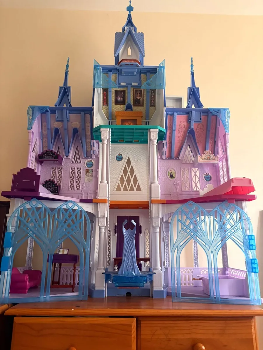 Doll house - Image 2