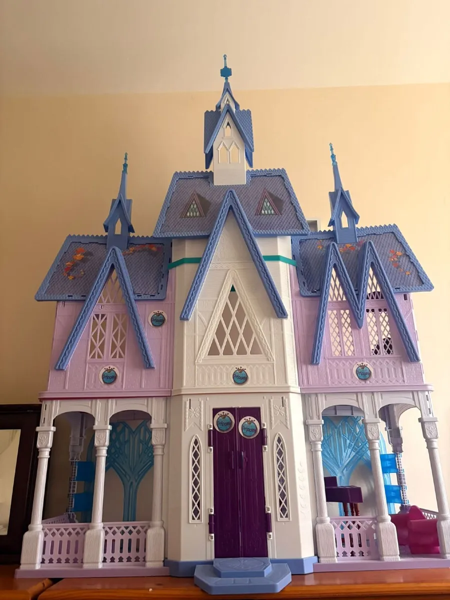 Doll house - Image 1