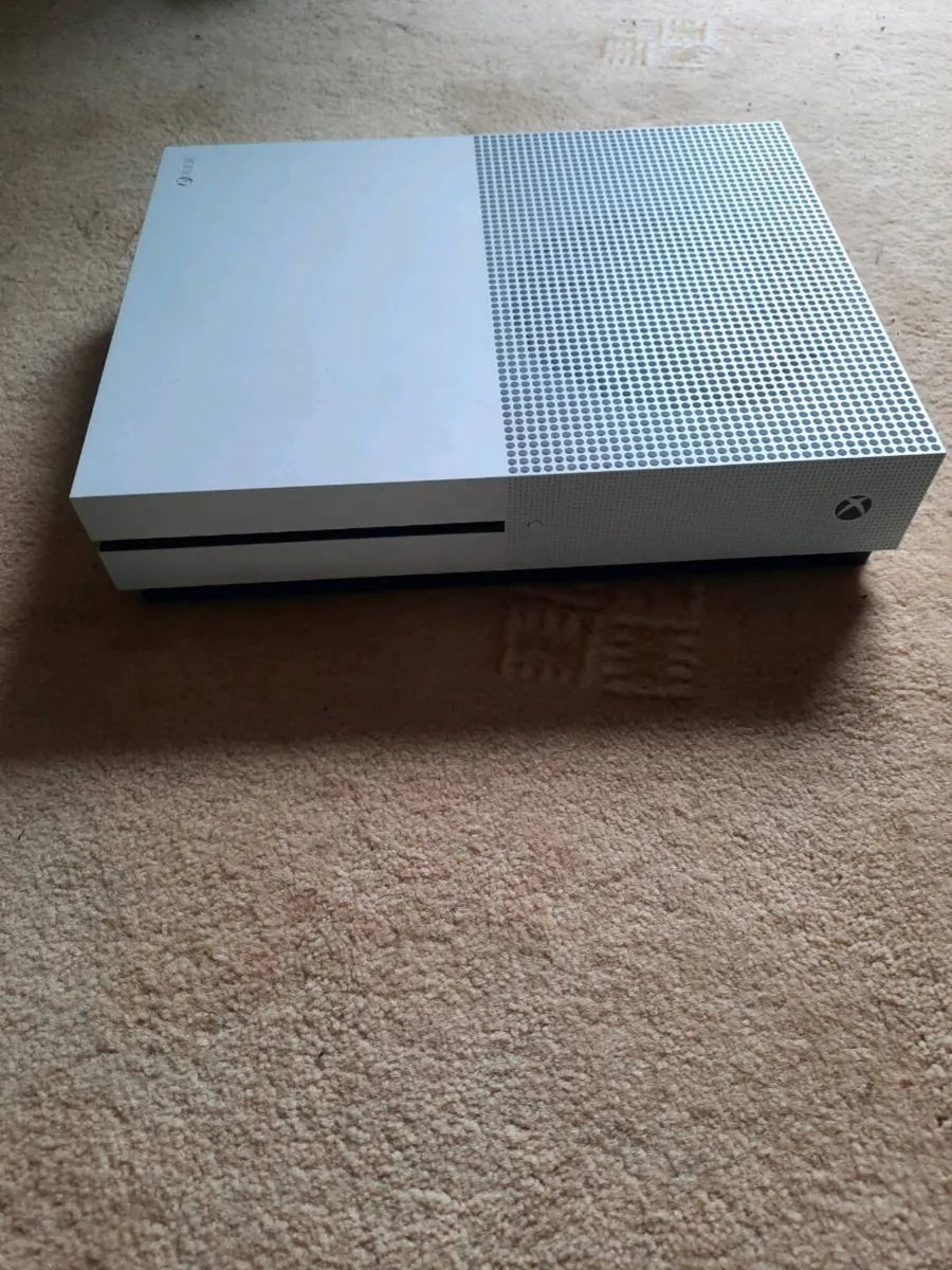 Xbox one s bundle - Image 2