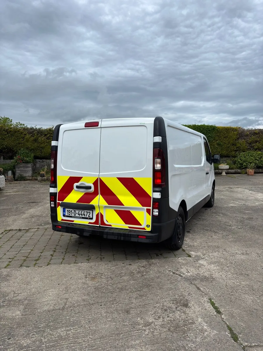 Opel Vivaro Long - Image 4