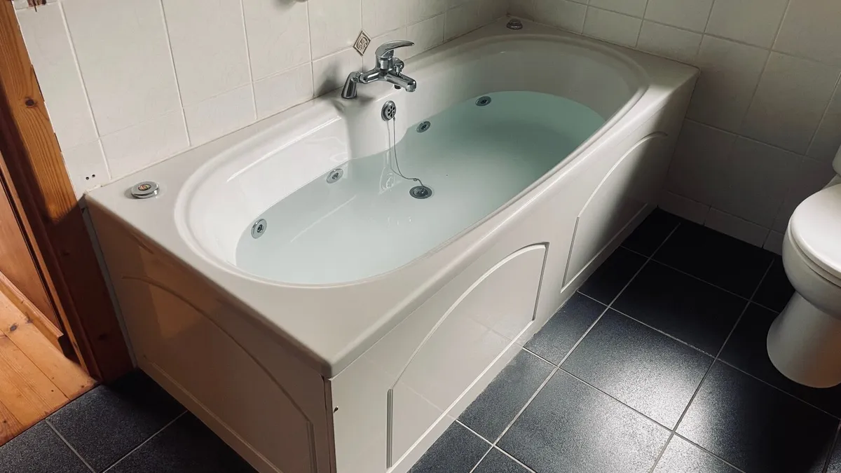 Jacuzzi Whirlpool  Bath - Image 1