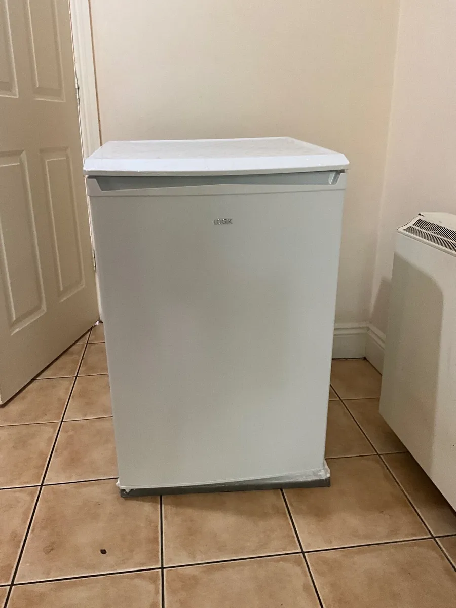Mini fridge - Image 1