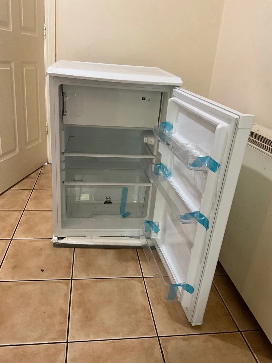 Mini fridge - Image 2