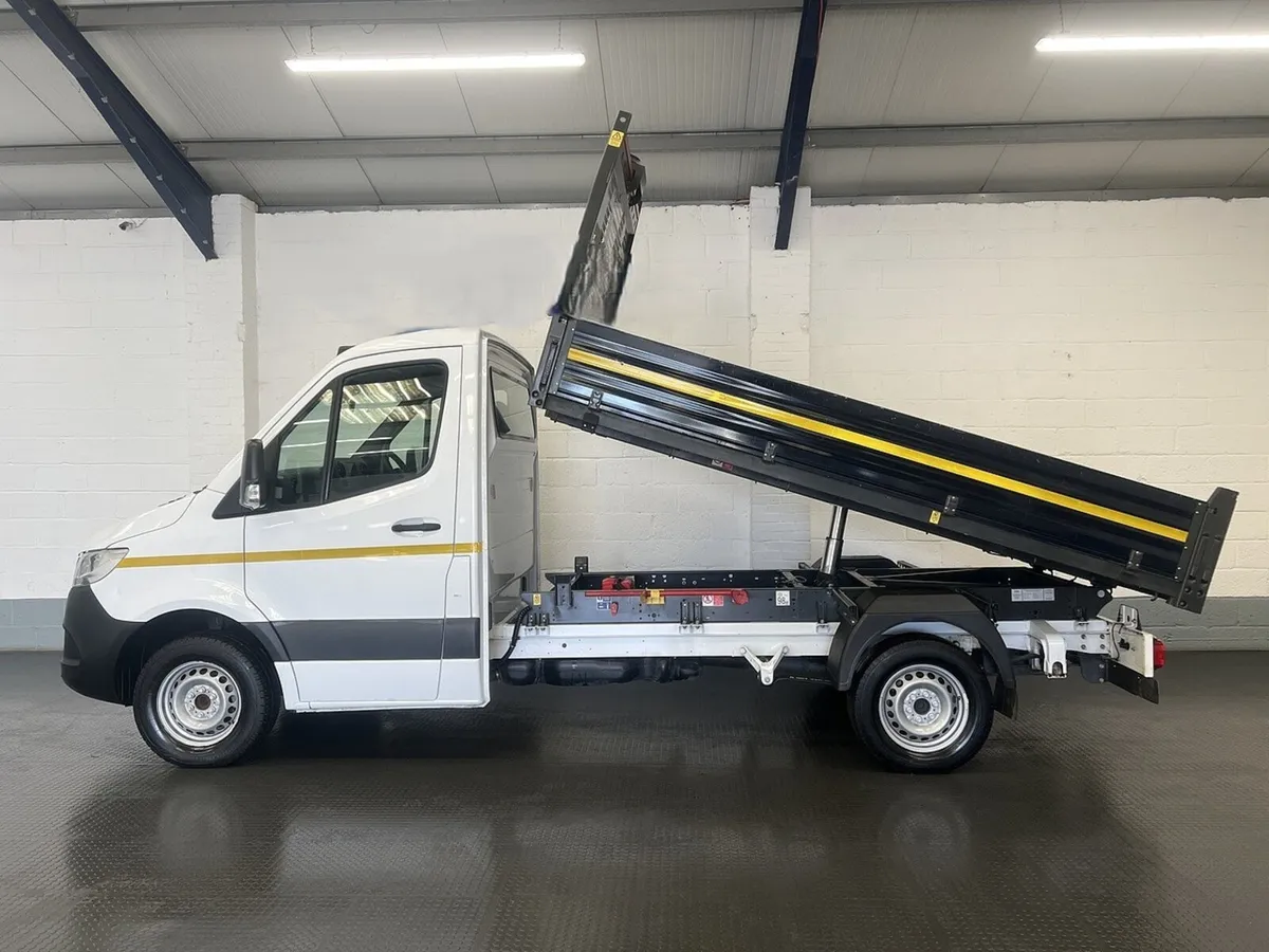 2022 Mercedes-Benz Sprinter Tipper Van - Image 1