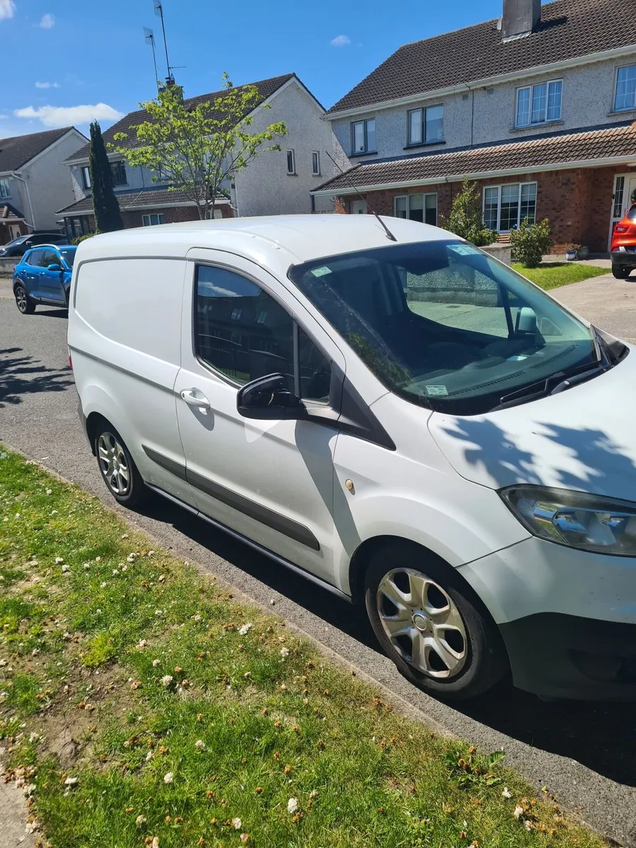 Ford Transit Courier 2014 - Image 2