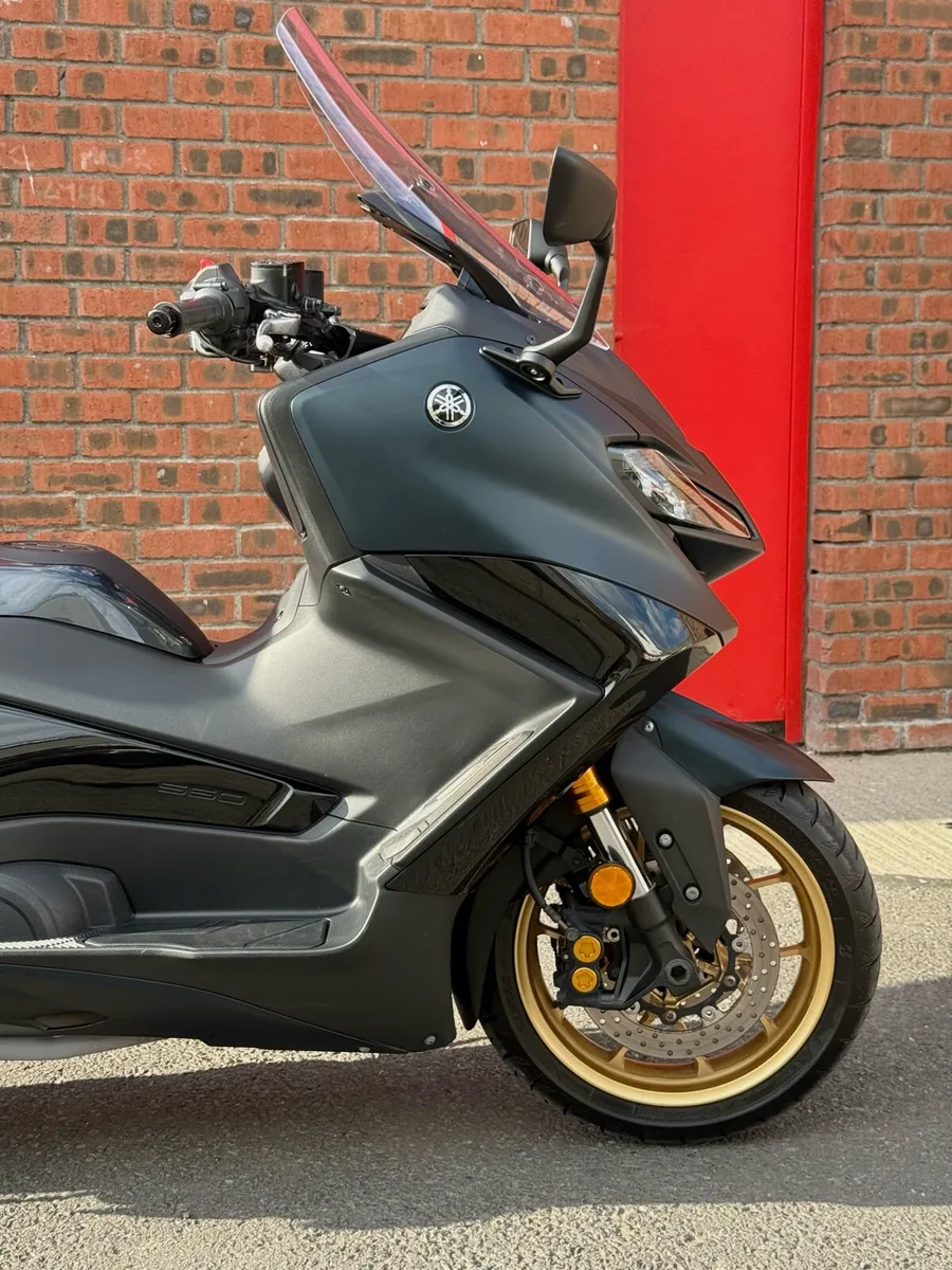 Yamaha TMAX 560 Tech Max 2023 - Image 1