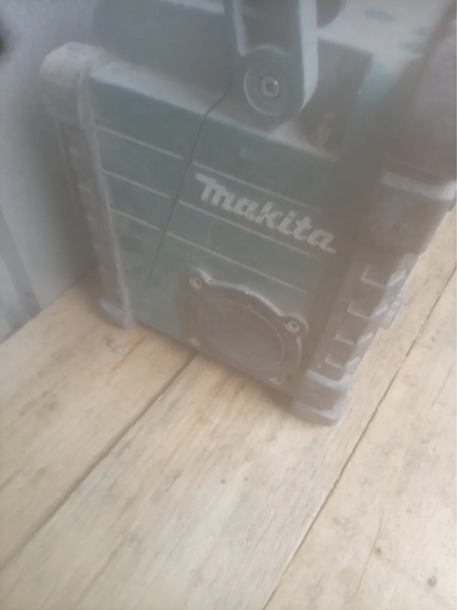 Makita radio - Image 2
