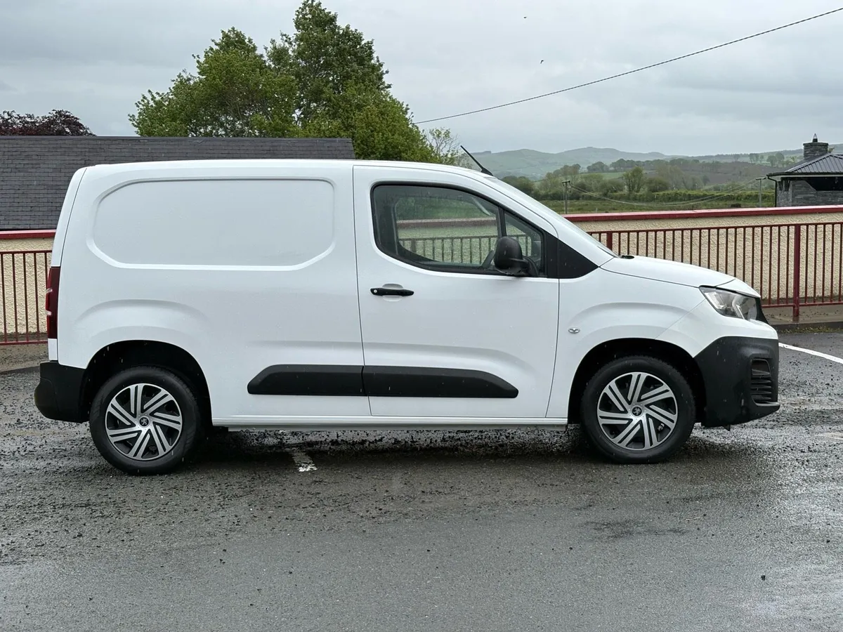 2020 (201) PEUGEOT PARTNER PROFESSIONAL 100BHP - Image 2