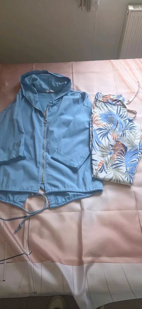Made In Italy Blue Tropical Leaf Co Ord Lounge Set - Image 2