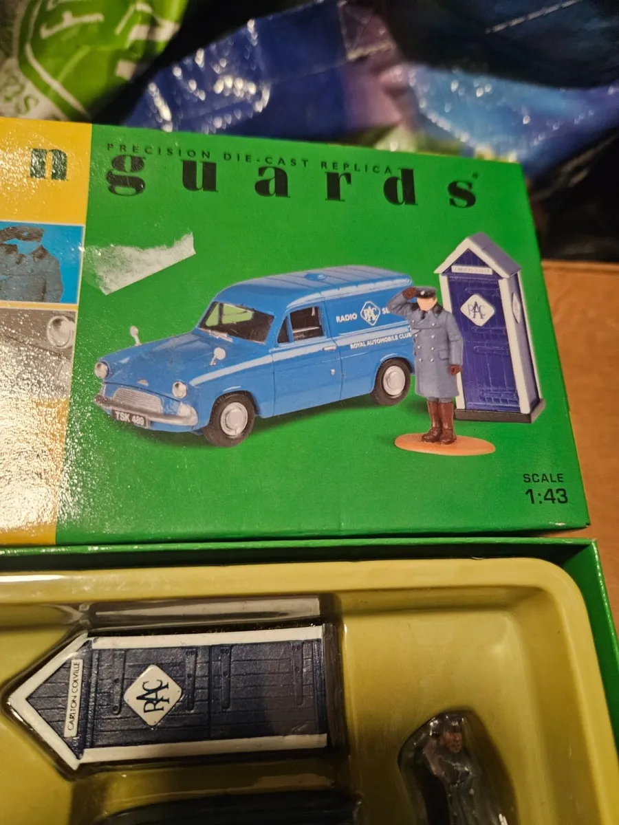 Corgi RAC Van and Figure Set - Image 2