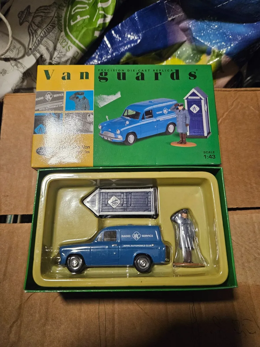 Corgi RAC Van and Figure Set - Image 1