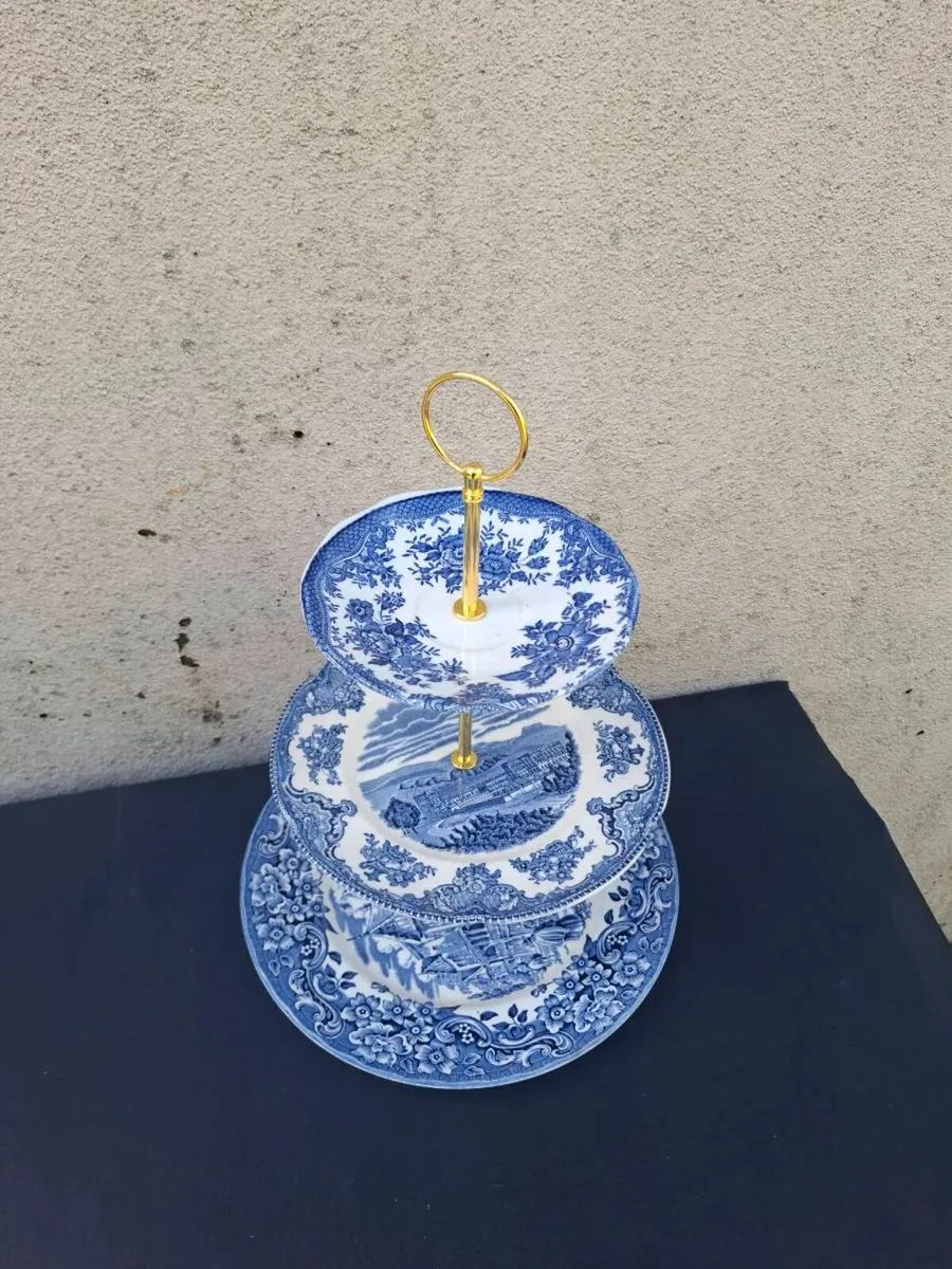 By post only blue ceramic cake stand - Image 2