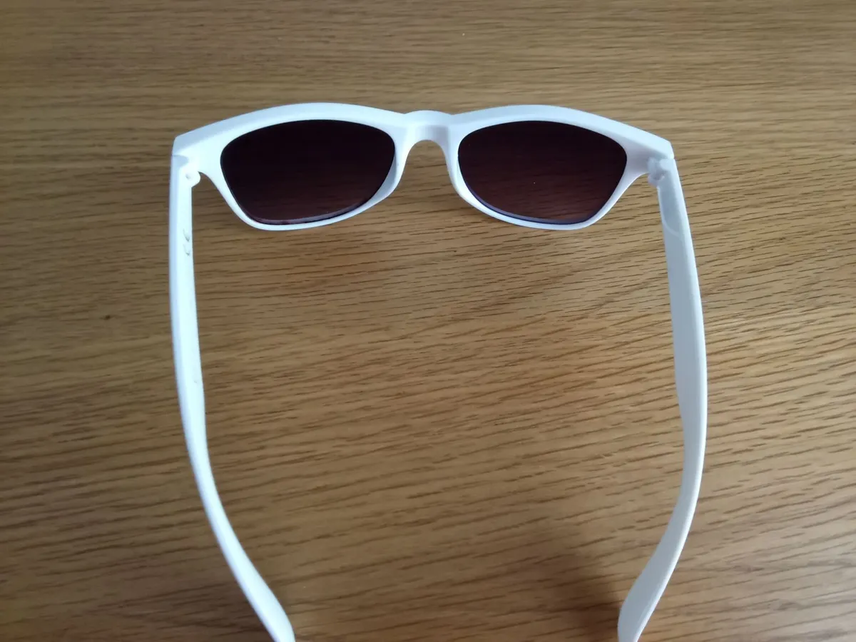 Men's/Women's Sunglasses. - Image 4