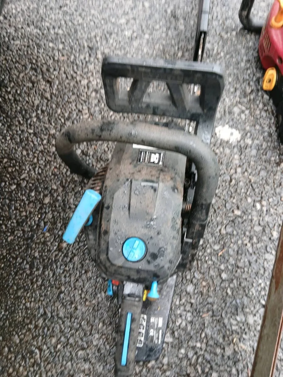 3 PETROL CHAINSAWS 1 PETROL STRIMMERS - Image 2