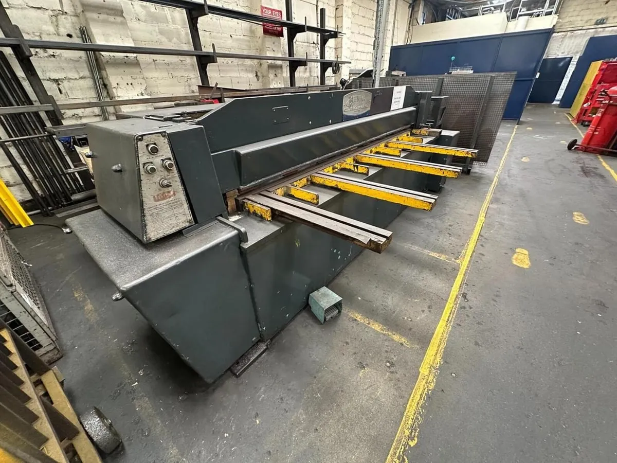 Keetona 2.5m x 3mm Mechanical Guillotine for Sale - Image 2