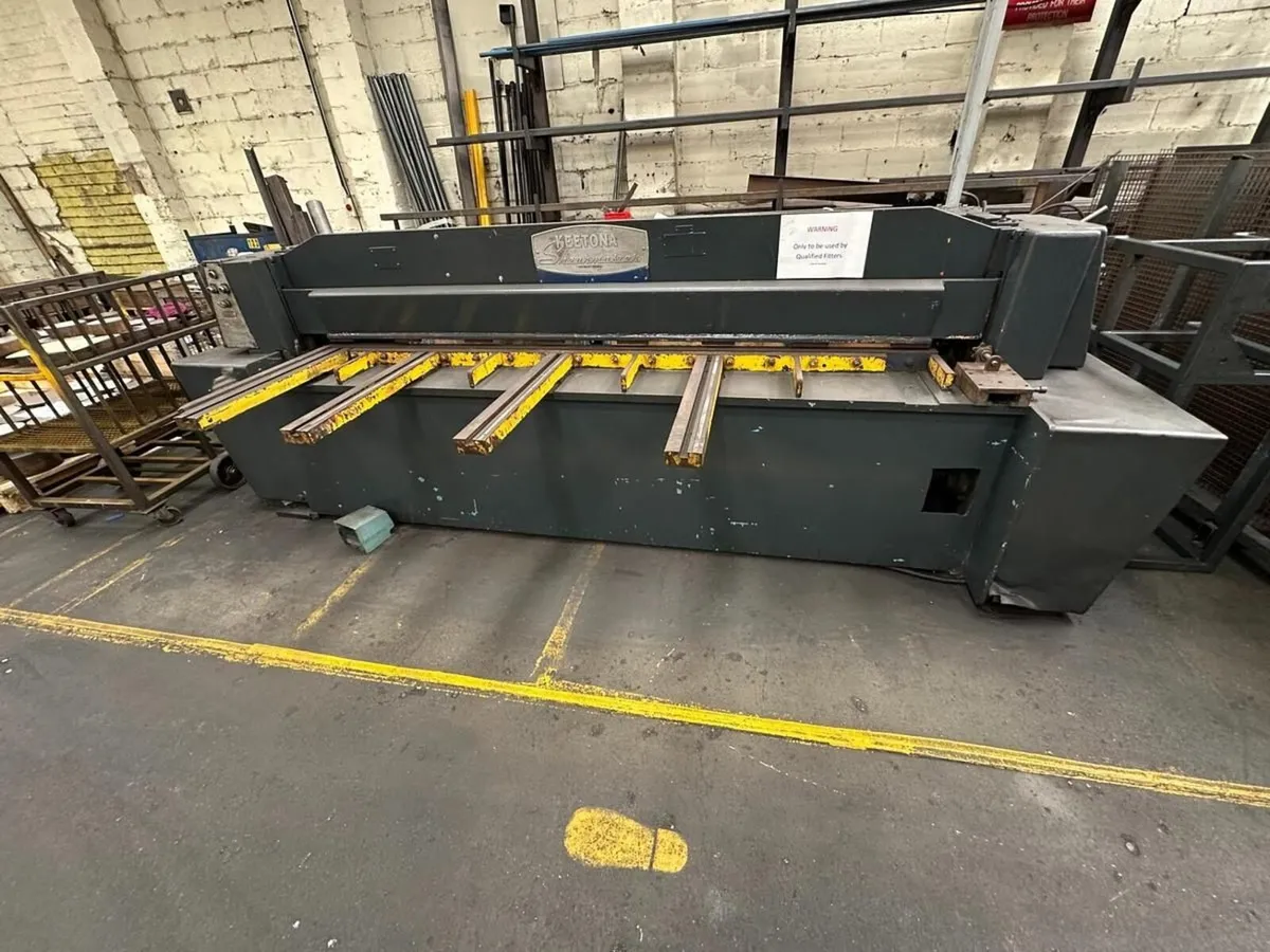 Keetona 2.5m x 3mm Mechanical Guillotine for Sale - Image 3