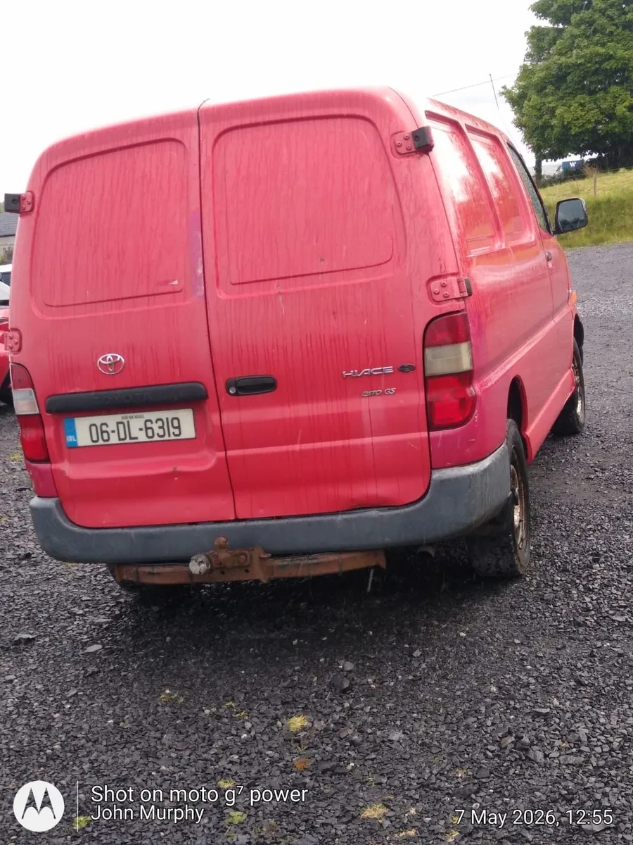 Toyota HiAce 2006 - Image 2