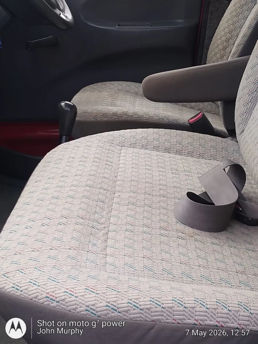 Toyota HiAce 2006 - Image 3