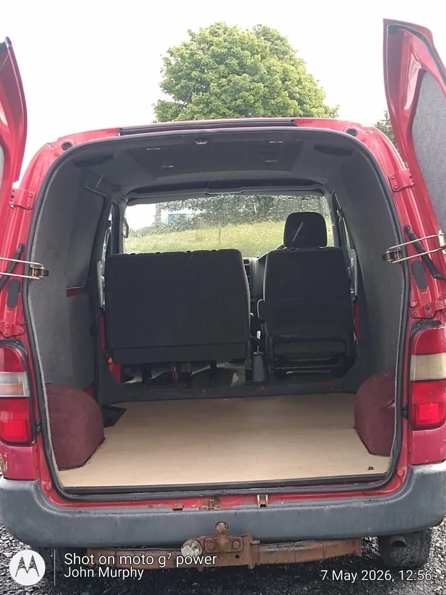 Toyota HiAce 2006 - Image 4