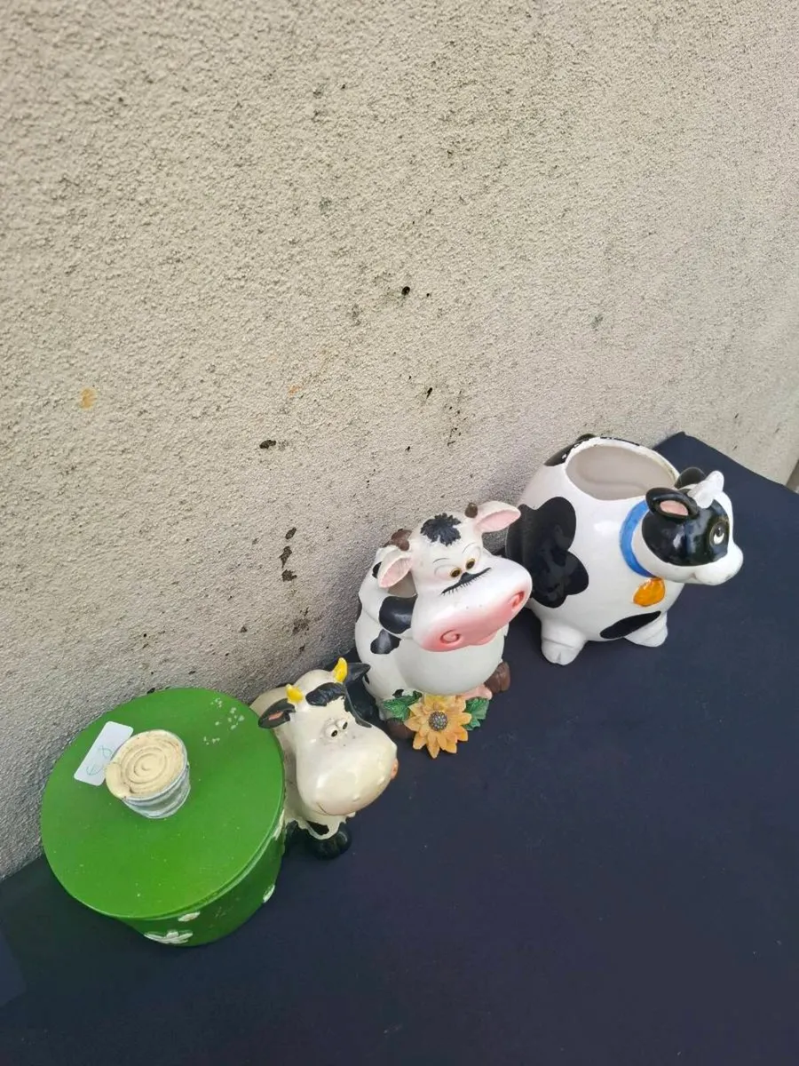 By post only 3 cow ornaments - Image 2