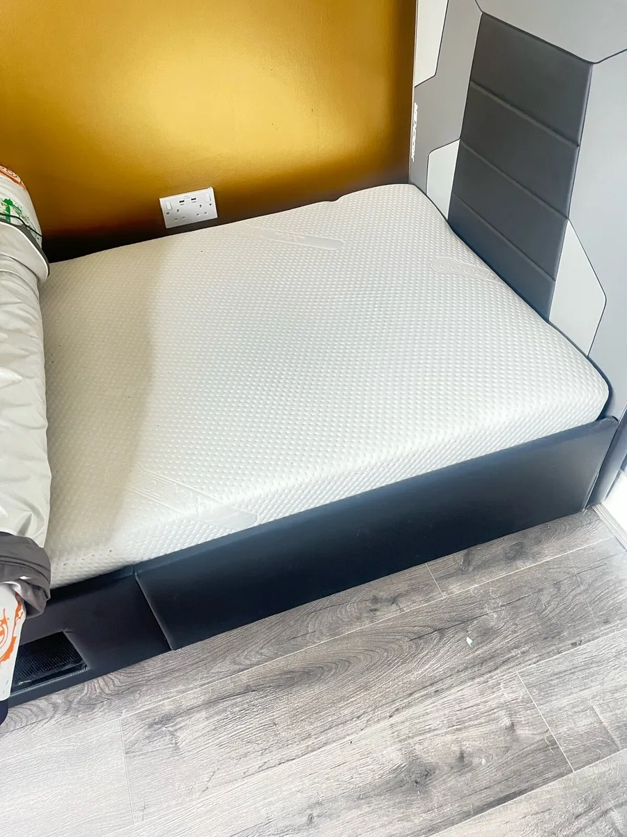 Bed - Image 3