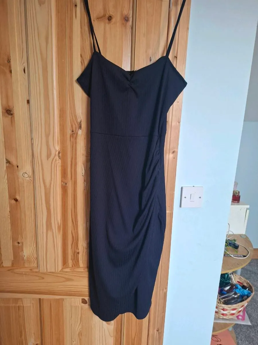 Dress 10 between size 10 to 12 - Image 1