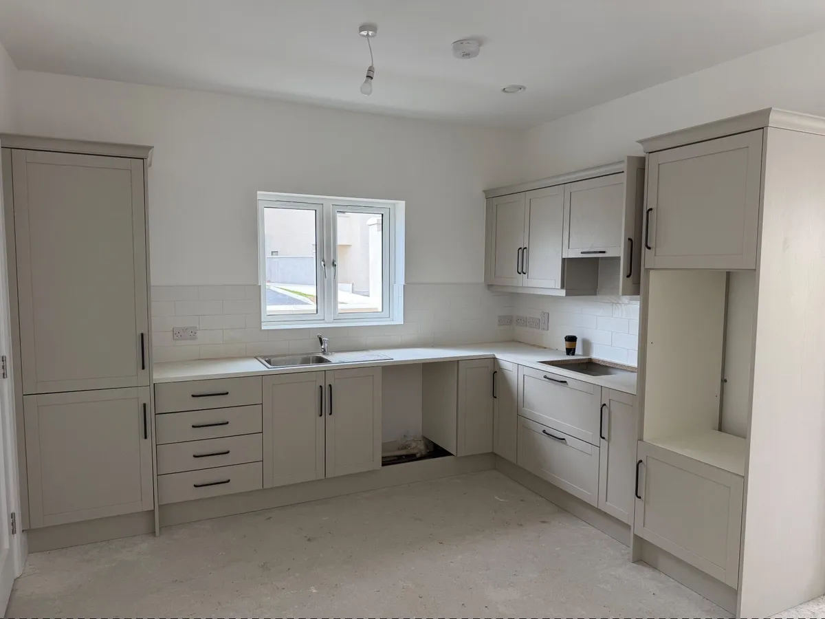 Kitchen cupboard - Image 2