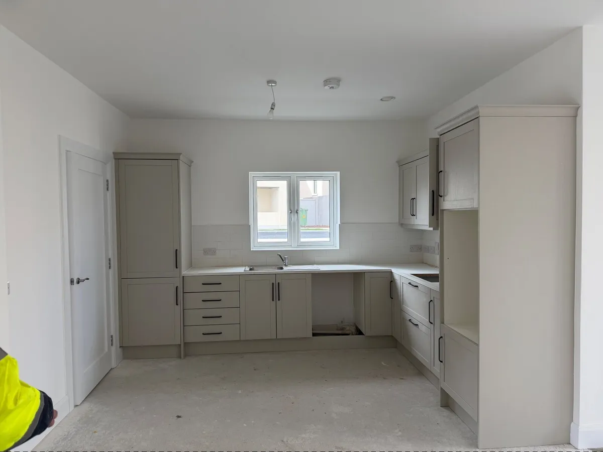Kitchen cupboard - Image 3