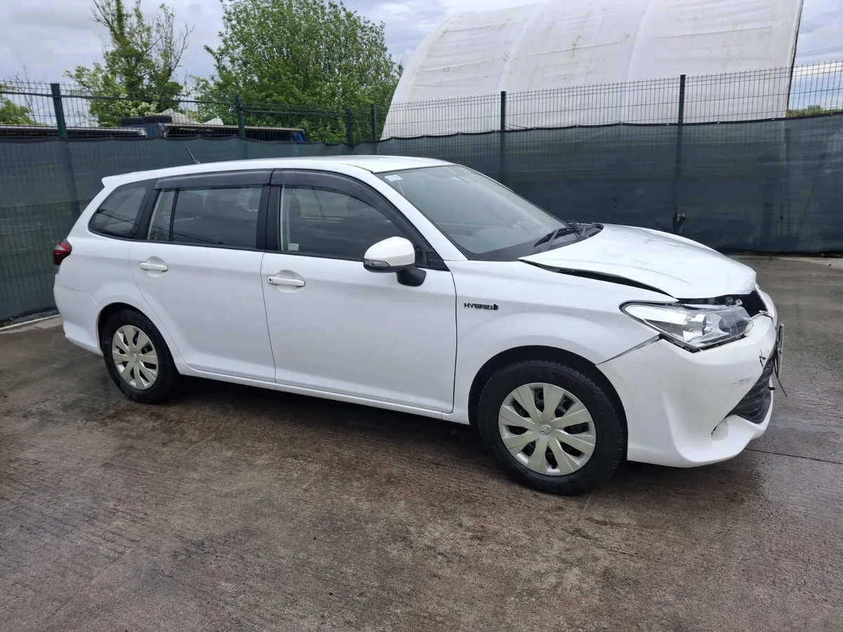 172 Toyota  Corolla Fielder  1.5 Hybrid  Automatic - Image 3