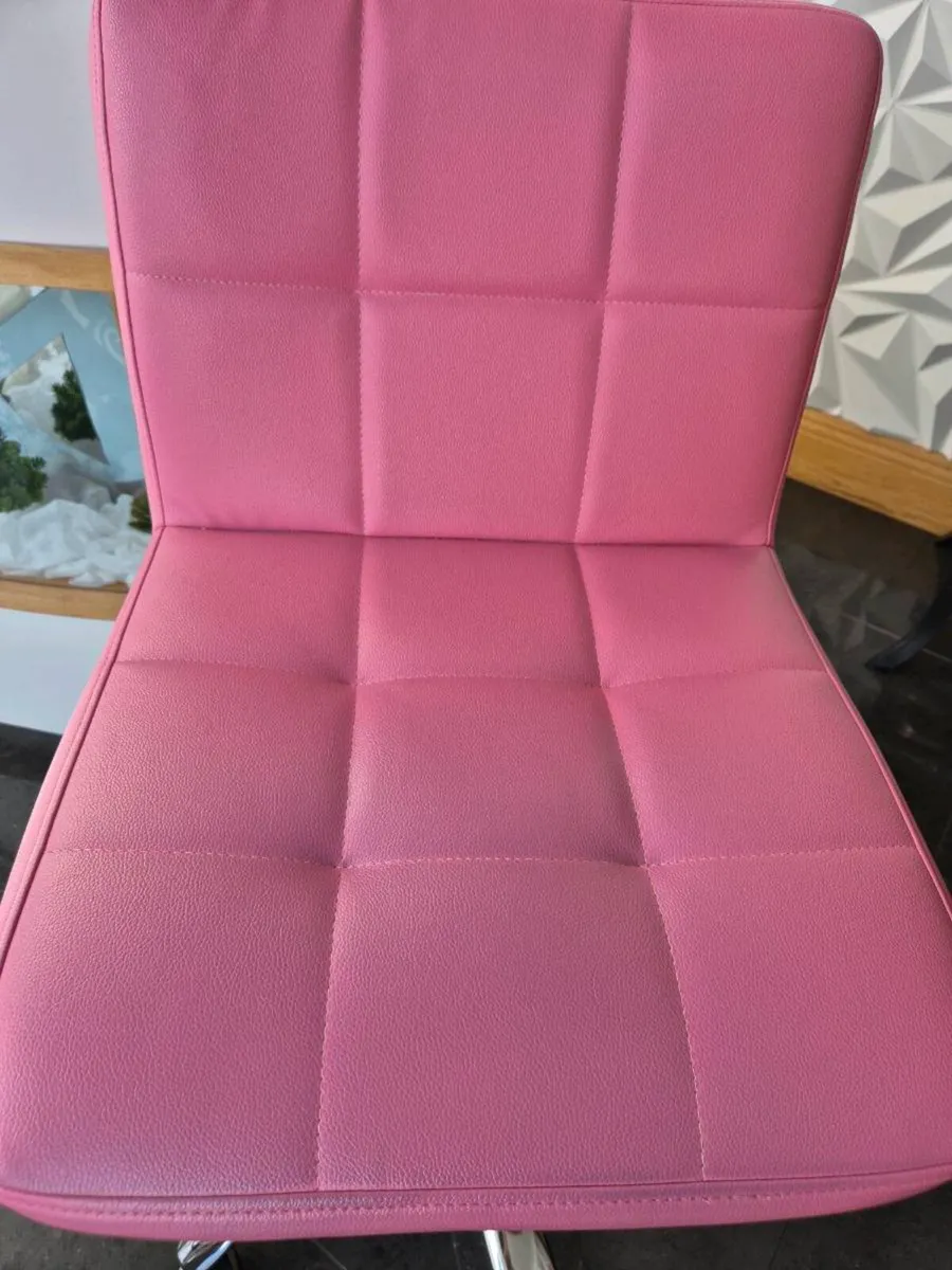 Beauty Chair - Image 2