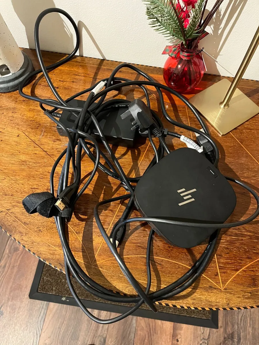 HP USB C Dock G5 with cables