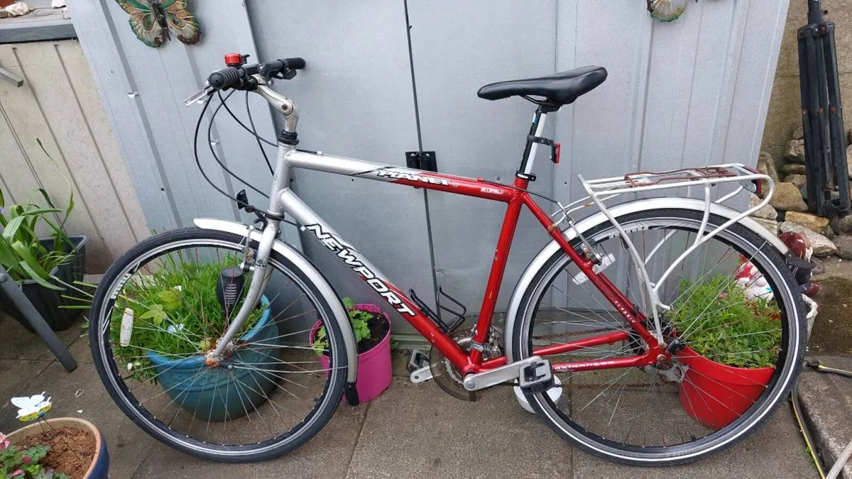 Newport Planet Trekking Bike - Image 2