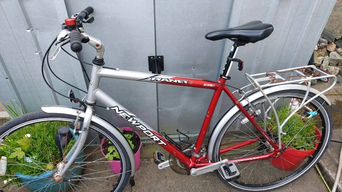 Newport Planet Trekking Bike - Image 4