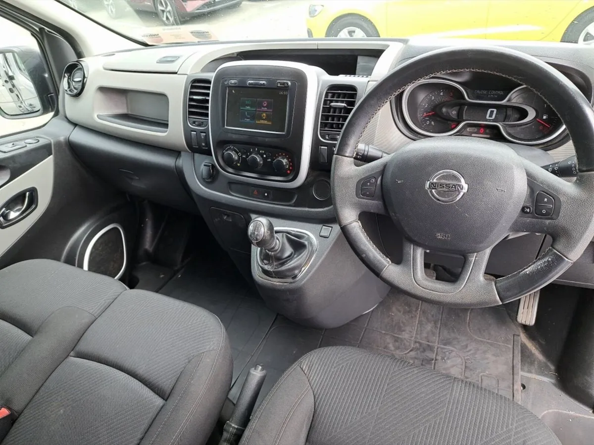Nissan NV300 LWB 120 SV AC 2ND SLIDER - Image 4