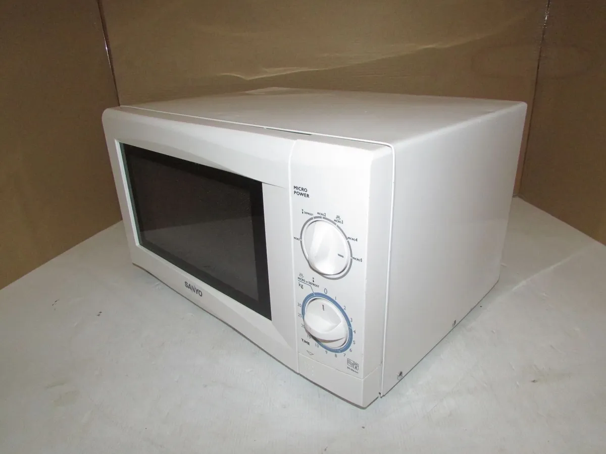 Sanyo  microwave - Image 2