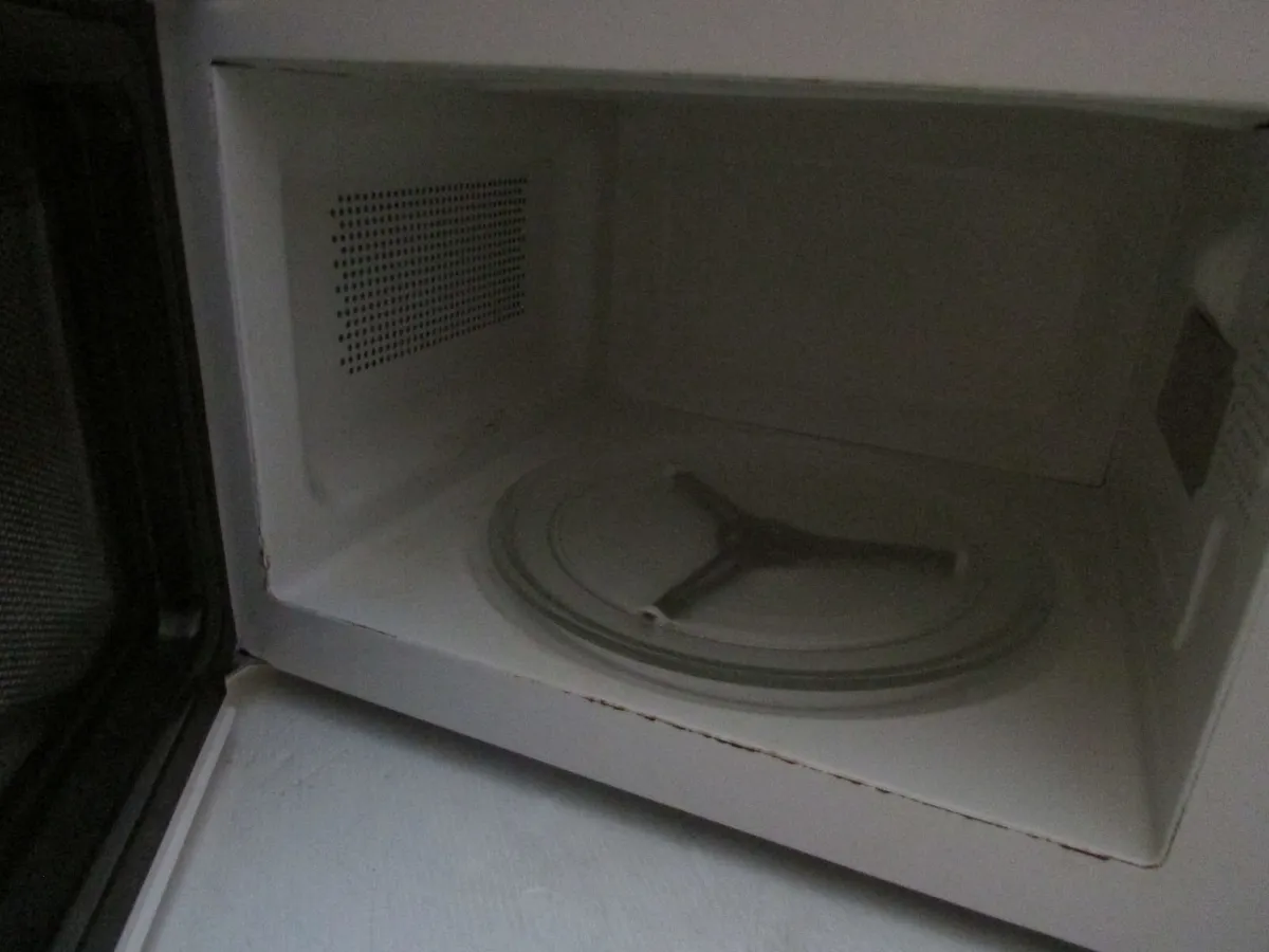 Sanyo  microwave - Image 4