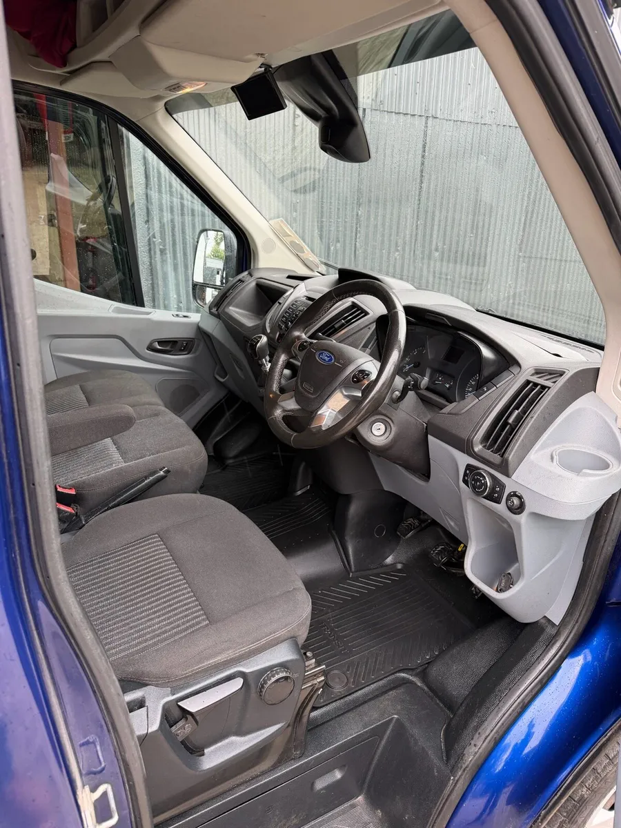 Ford Transit - Image 4