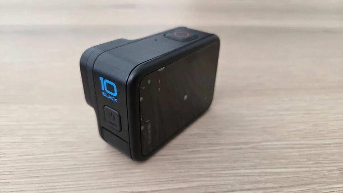 Gopro 10 Woth Extras - Image 2