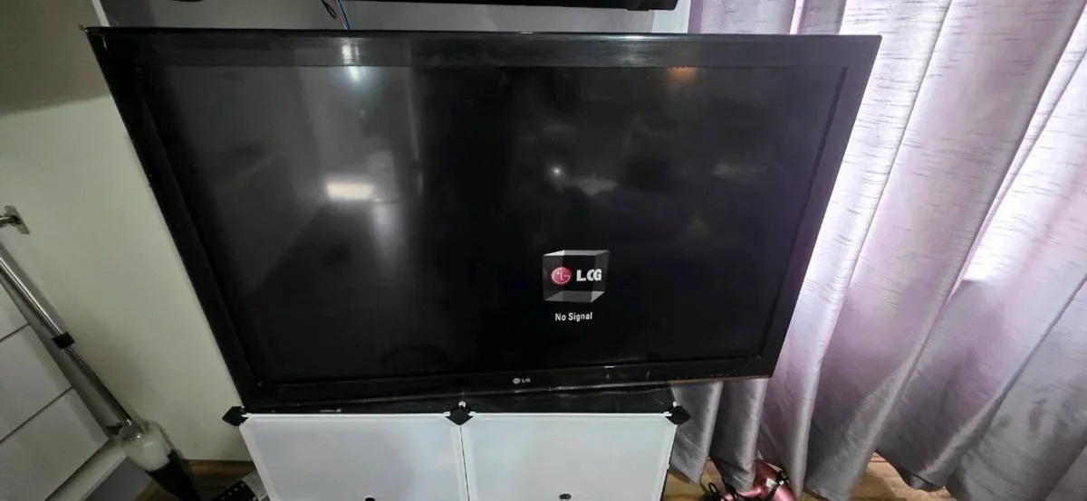 50 Inch LG Smart tv - Image 3