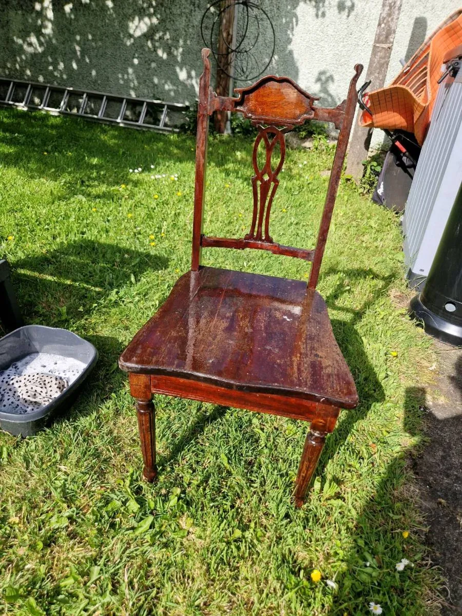Antique chair - Image 1