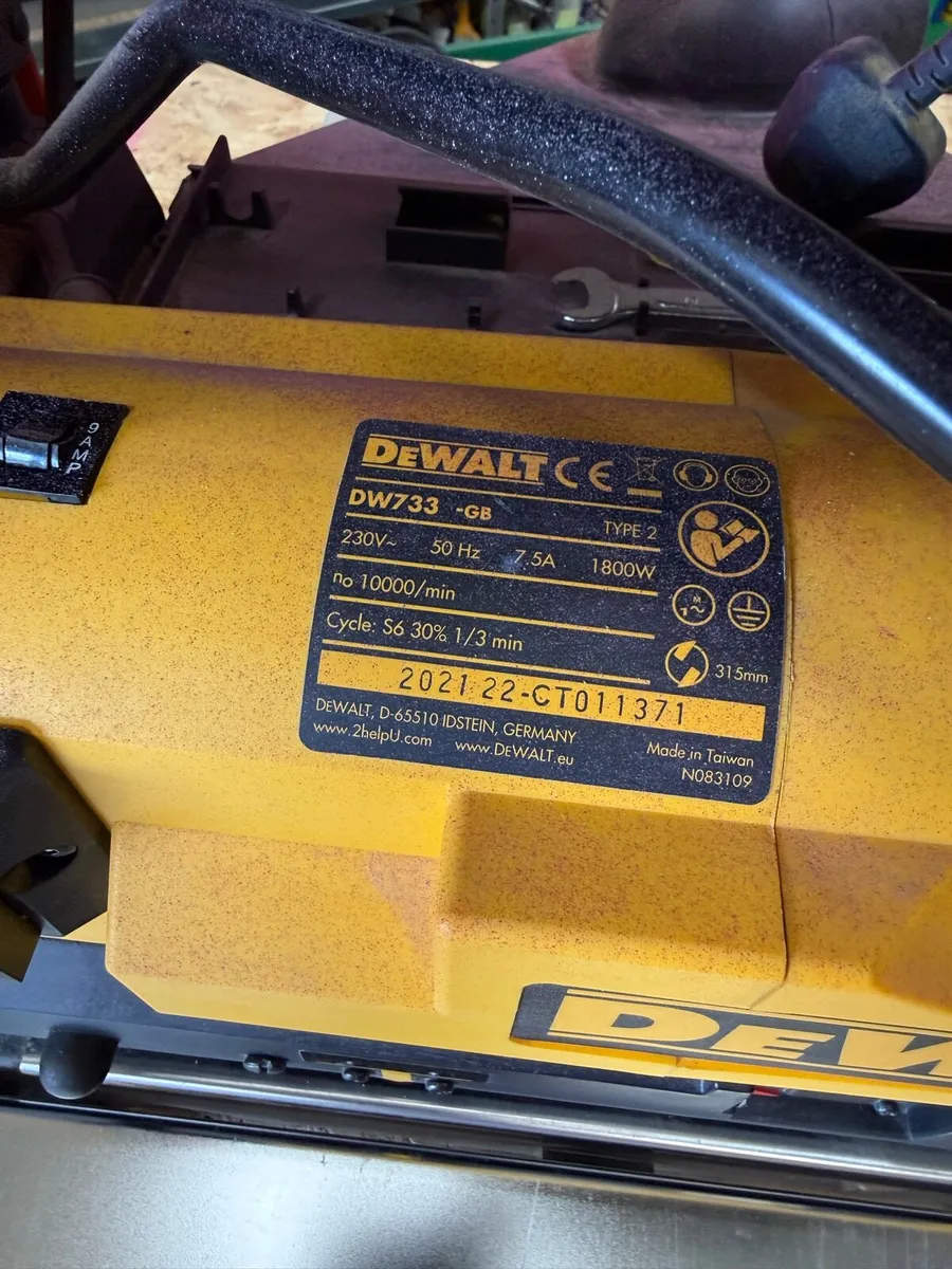 Dewalt DW733 Thicknesser - Image 2
